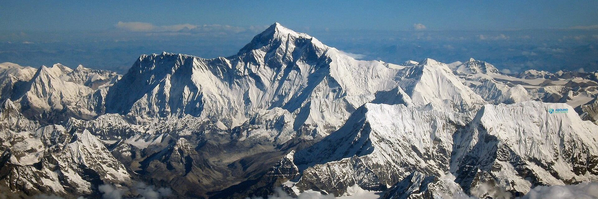 everest mountain flight vs everest base camp trek