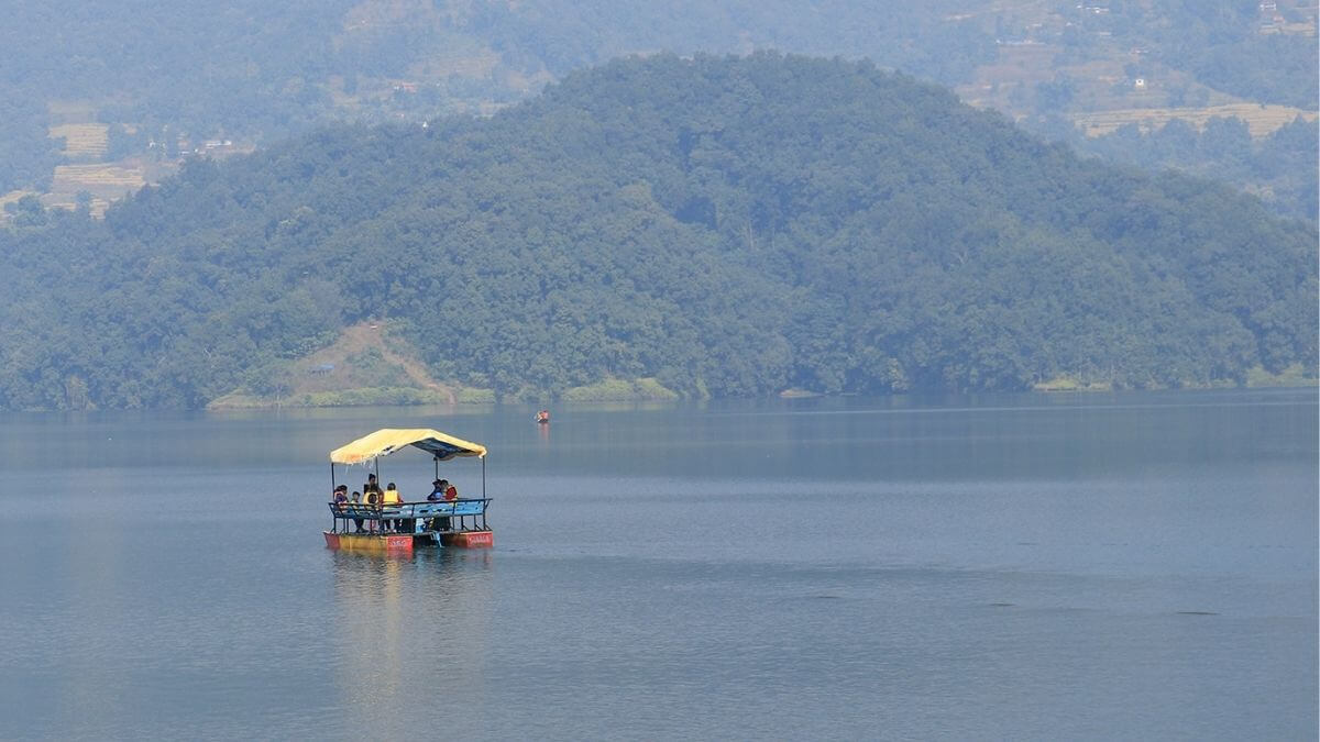 boating-in-phewa-lake
