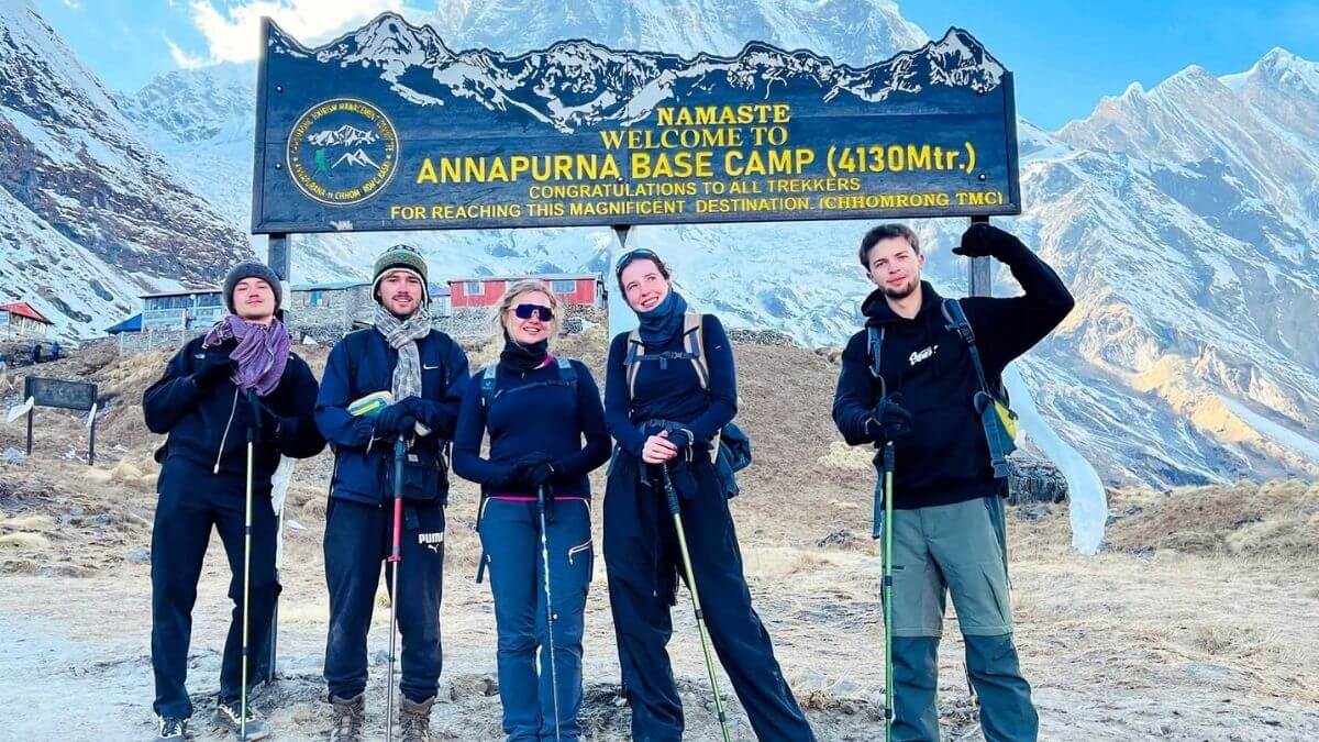 annapurna-base-camp-signboard