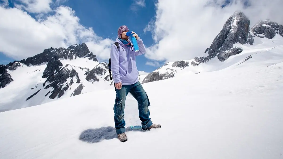 trekking with mini oxygen kit