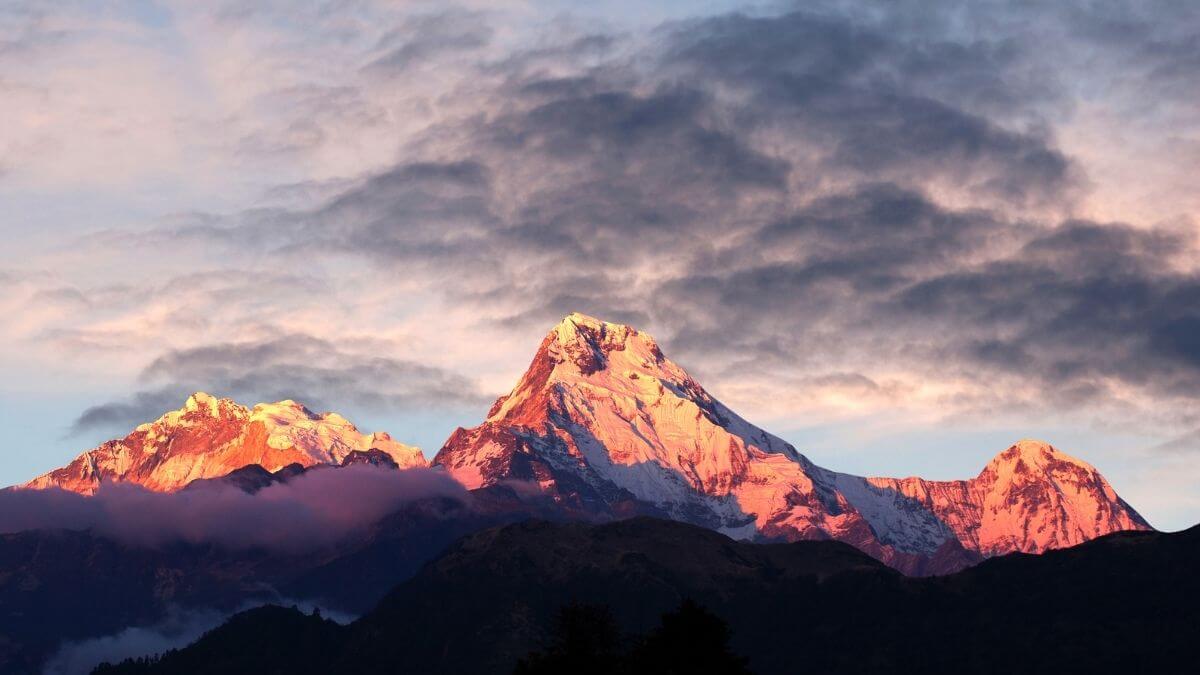 golden-rays-on-annapurna-range