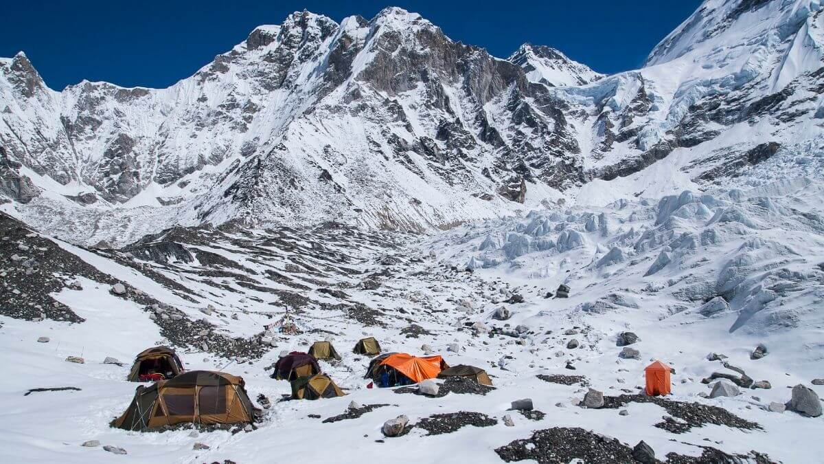 everest-base-camping