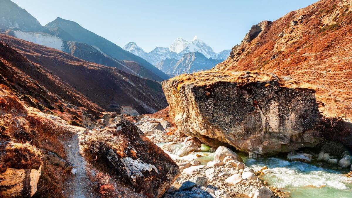 langtang-beautiful-stream