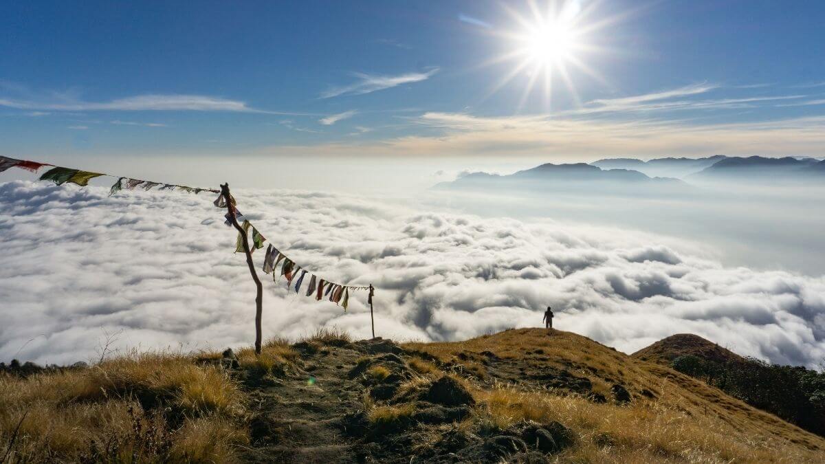 mardi-himal-trek-route-above-clouds
